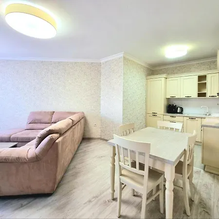 Sunrise Dreams With Free Parking בורגאס