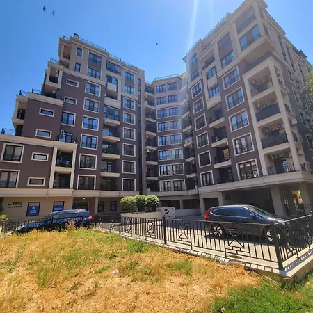 דירה Sunrise Dreams With Free Parking בורגאס