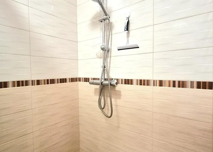 Sunrise Dreams With Free Parking דירה