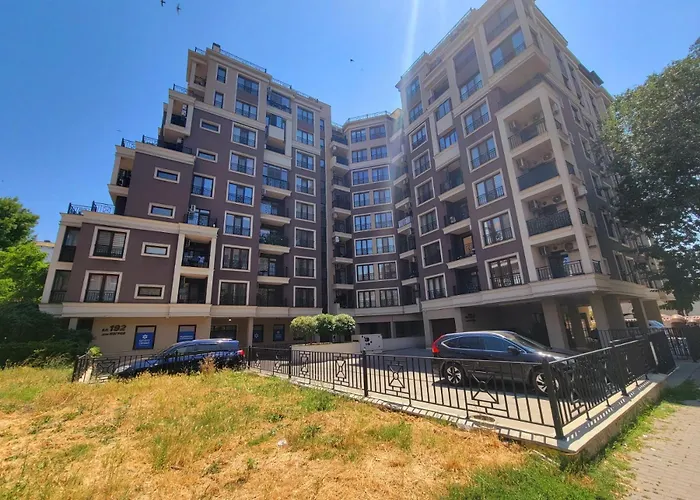 דירה Sunrise Dreams With Free Parking בורגאס